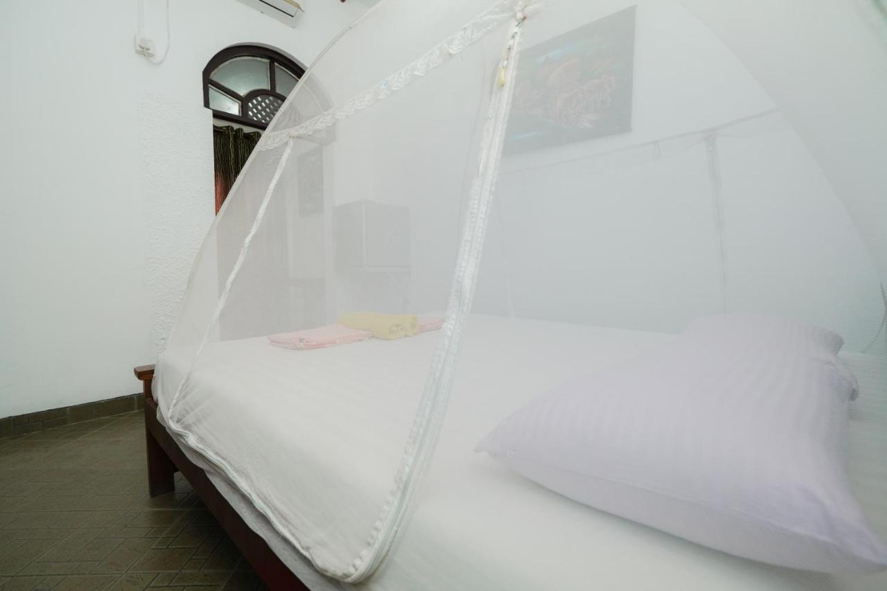 Lilly Palace Villa Guest House Negombo Exterior foto